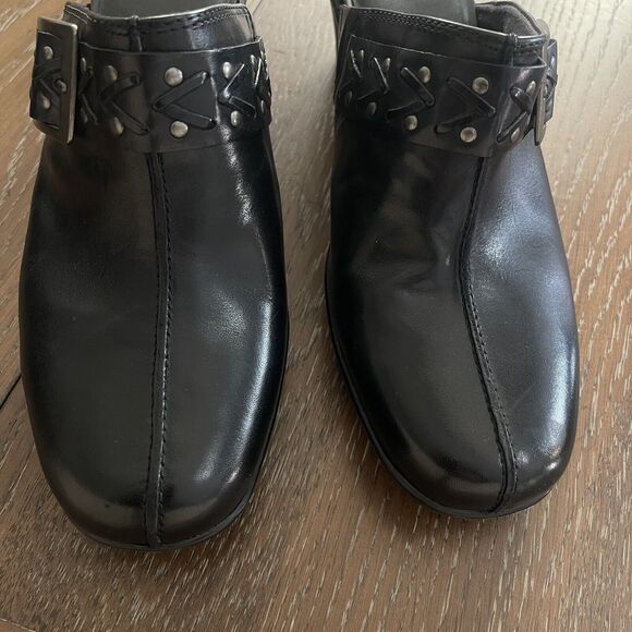 Clarks Bendables Slip On Mule Clog Womens Size 11 Black Leather Mirabelle Buckle - Picture 2 of 10